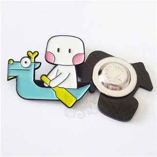 Pin badj kostim